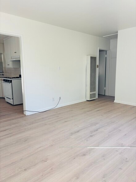 living room - 836 Fischer St