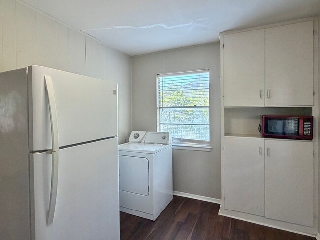 Building Photo - 1813 Wayne St