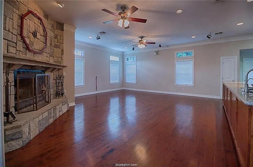 Building Photo - 6353 Fm 1361