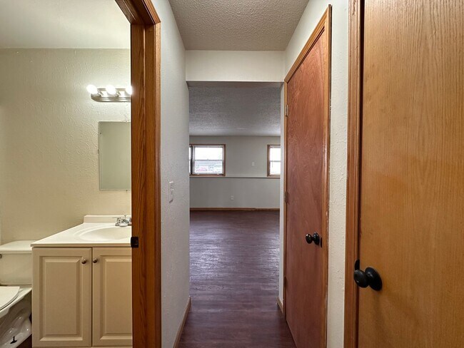Building Photo - Regal Landing IIII
