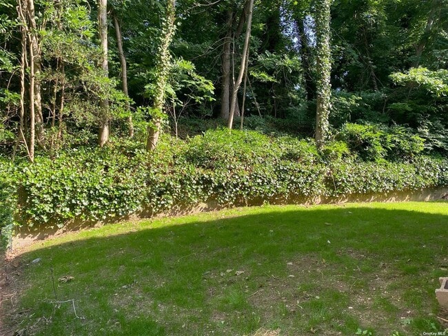 Building Photo - 46 Roosevelt Ave