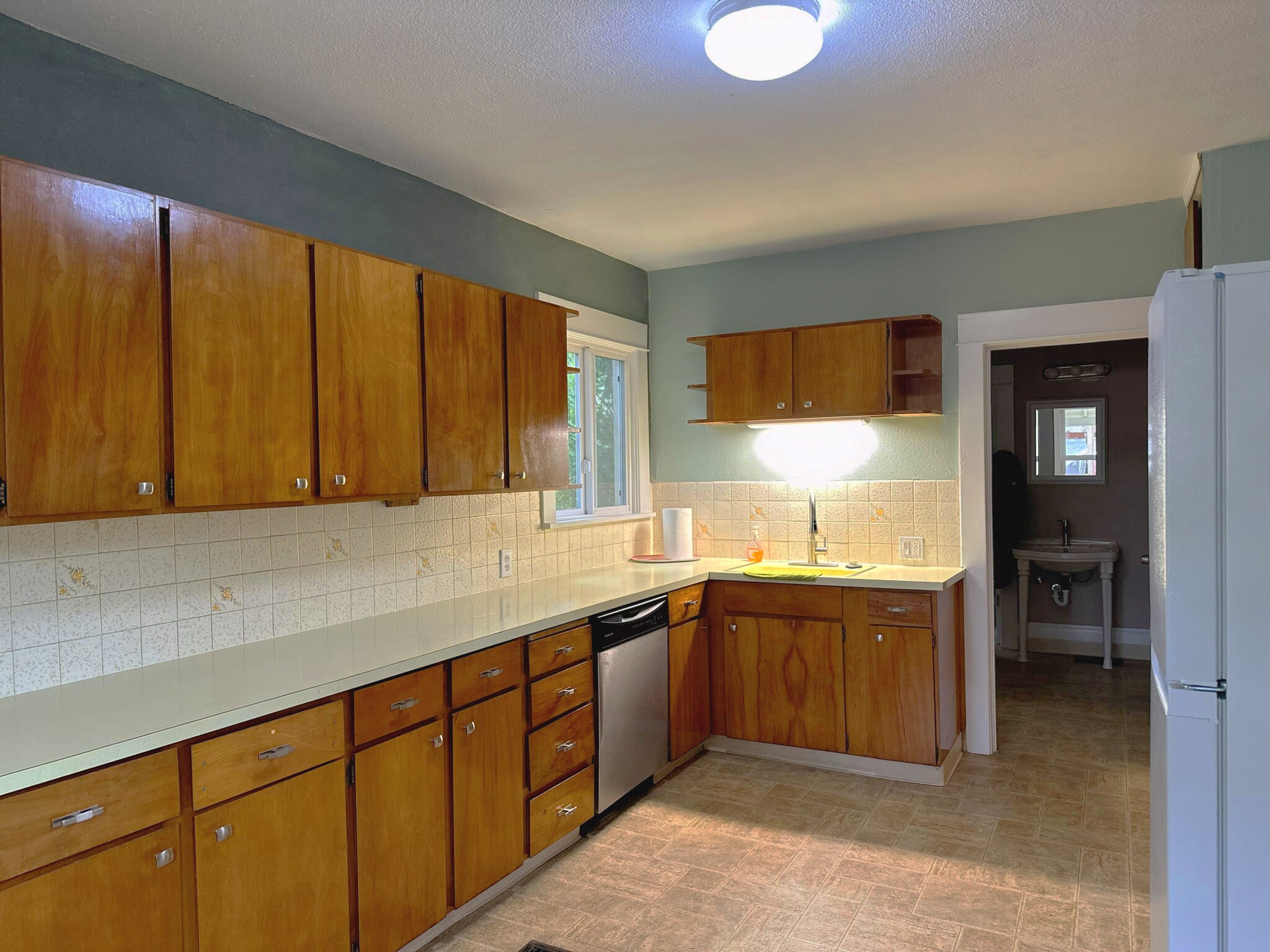 Building Photo - 8450 SE Harney St