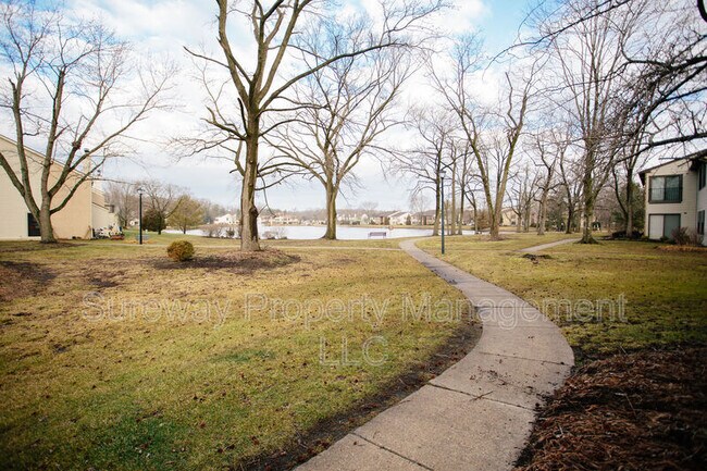 Building Photo - 40 Sumac Ct