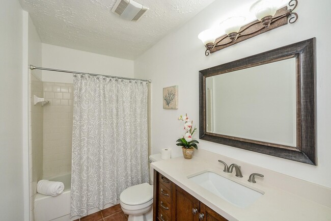 Building Photo - 3315 Honey Creek Dr