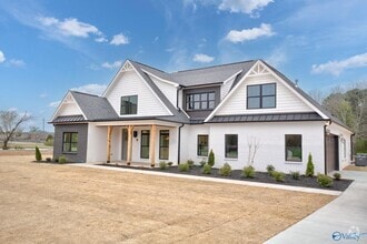 Building Photo - 133 Mercury Ln