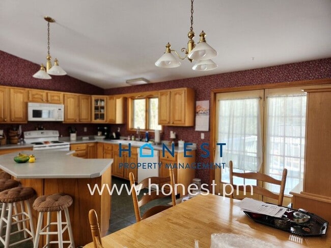 Building Photo - 12 Joey Ln