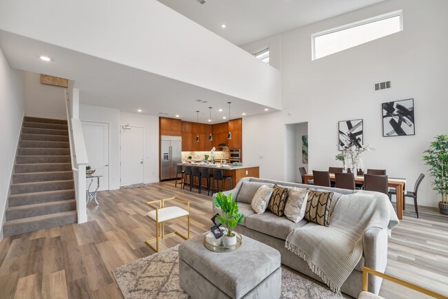 Building Photo - Gorgeous penthouse condo in East Industrial neighborhood – Fremont!