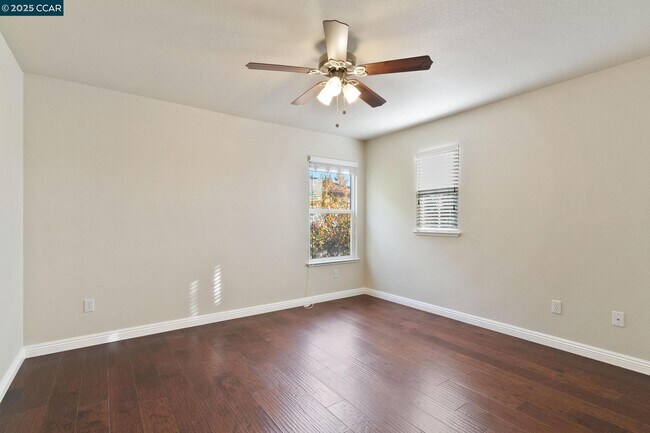 Building Photo - 732 Antiquity Dr