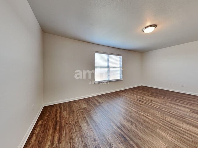 Building Photo - 9210 Bald Cypress St