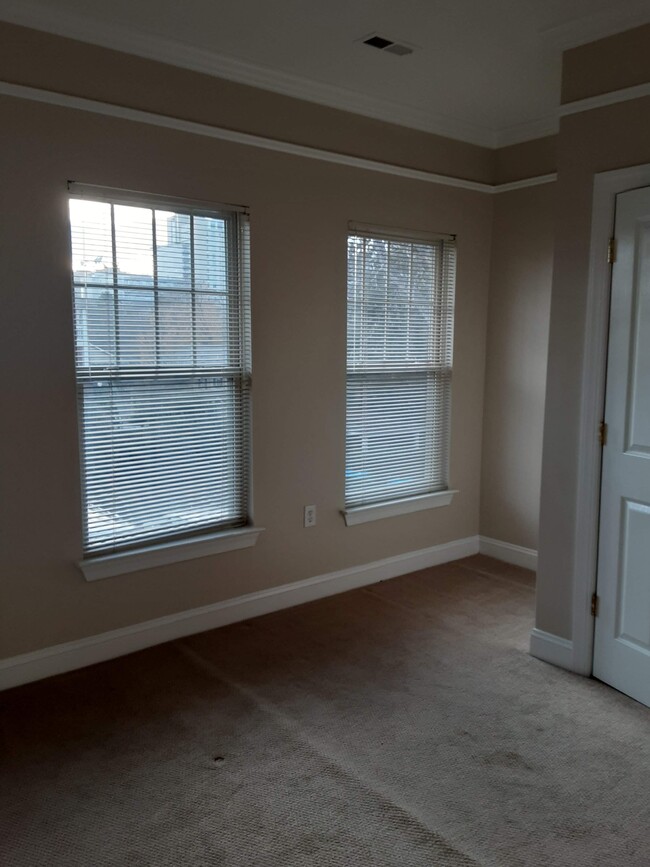 2nd Bedroom - 626 E 9th St