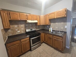 Building Photo - 3 Bedroom