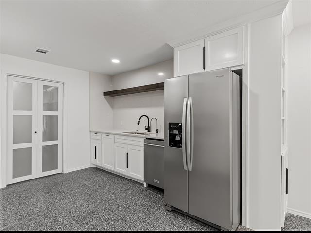 Building Photo - 7605 Meadow Oaks Dr