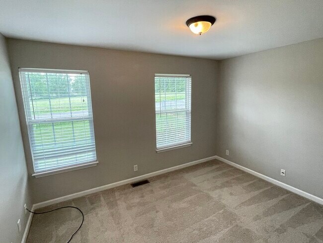 Building Photo - West Nashville home, close to Briley Pkwy ...