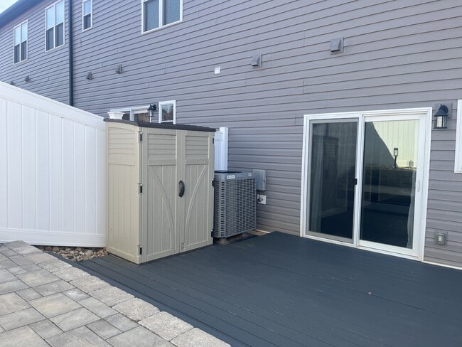 Building Photo - 77 Emanuel Ct