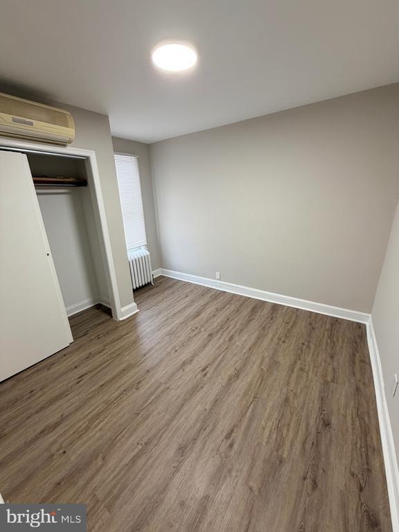 Building Photo - 2917 W Girard Ave