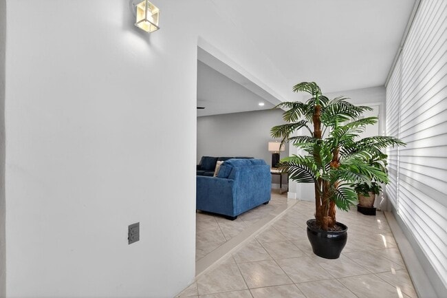 Building Photo - 492 Piedmont Ct