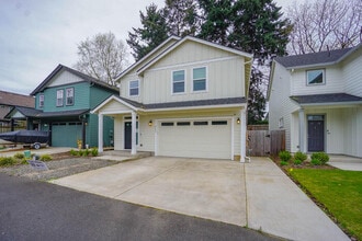 Building Photo - SPACIOUS FOUR BEDROOM HOME IN VANCOUVER