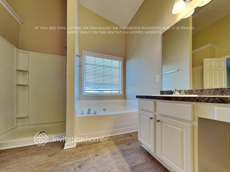 Building Photo - 1420 Great River Pkwy SE