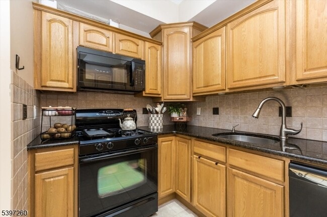 Building Photo - 349-353 S Broad St