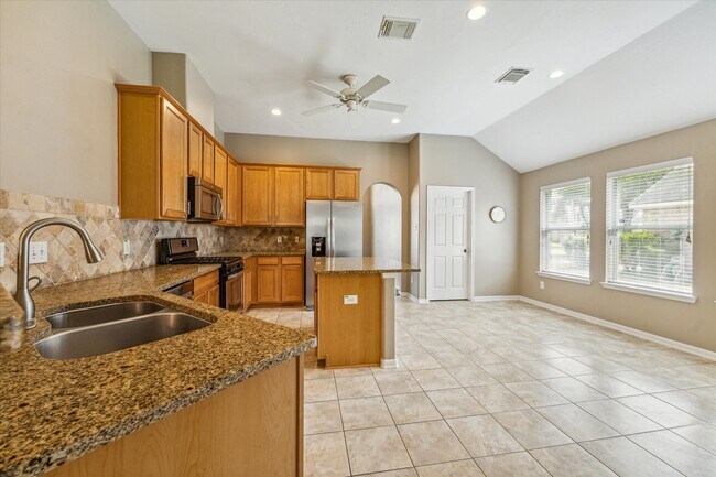 Building Photo - 18703 Summercliff Ln