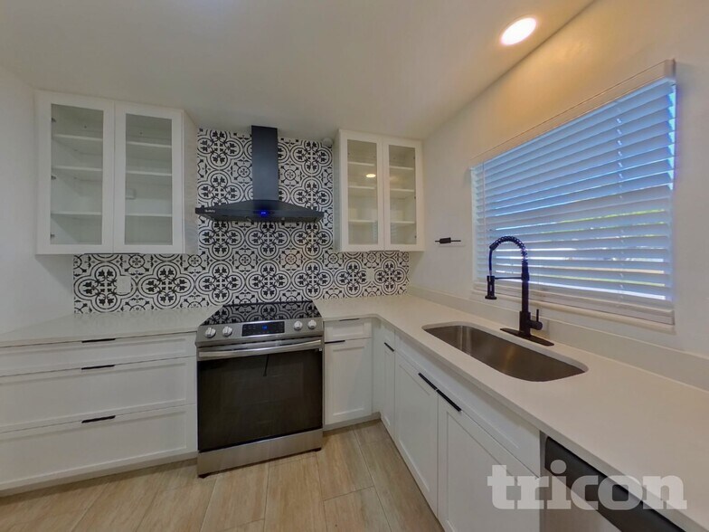 Building Photo - 1431 Croydon Dr