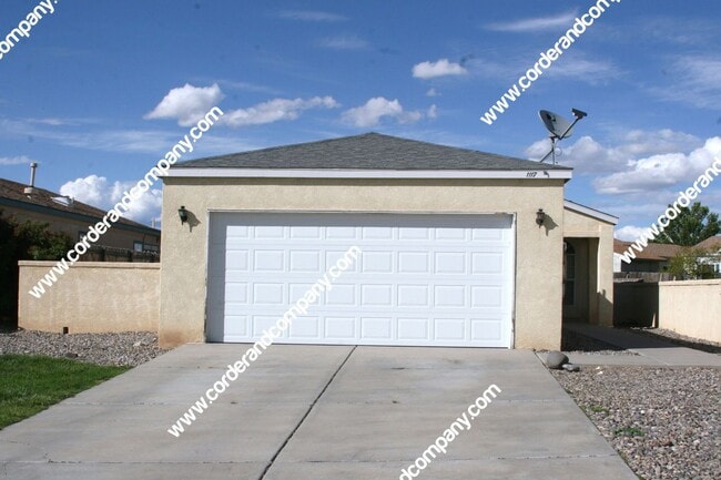 Primary Photo - Nice 3 Bedroom, 2 Bathroom, 2 Car Garage a...