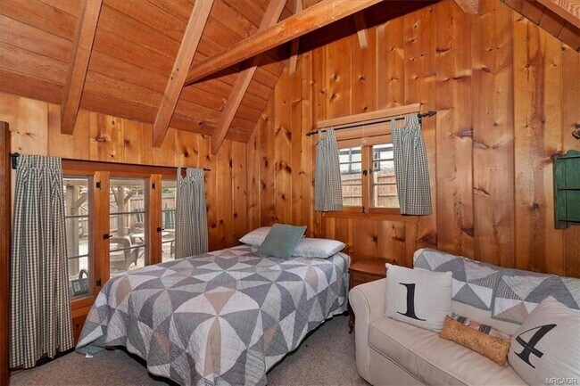 Building Photo - 295 Sunset Dr