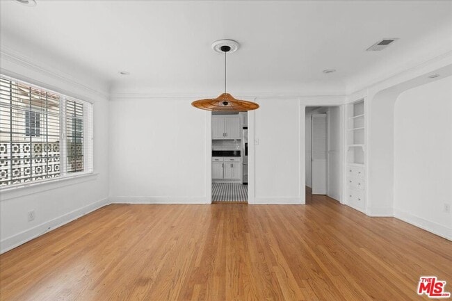 Building Photo - 1018 Havenhurst Dr