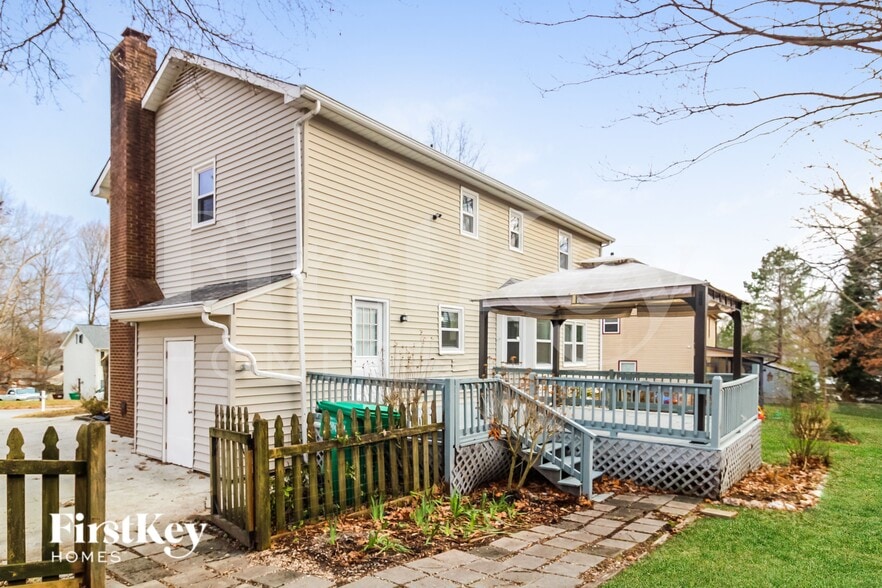 Building Photo - 3005 Manchester Dr