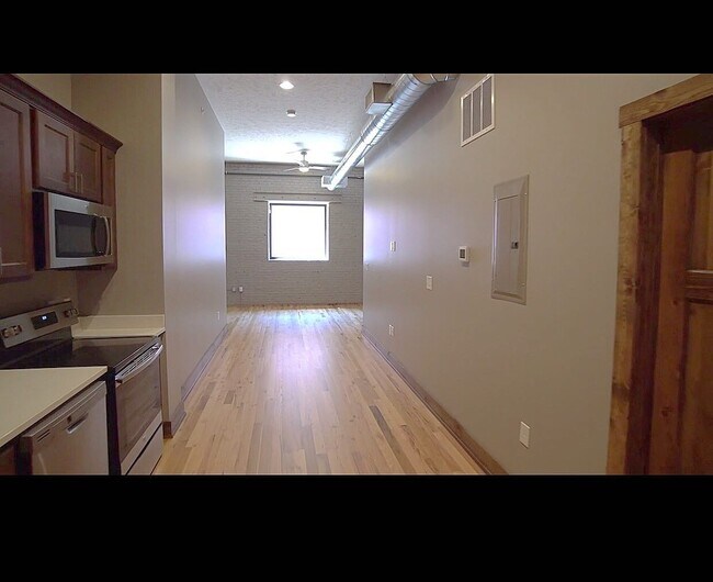 Suite 209 - 723 W 1st St