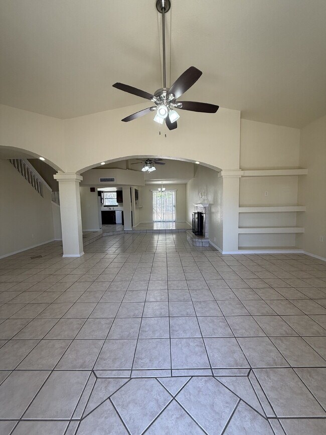 Building Photo - 12000 Ivory Gate Way