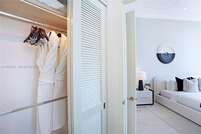 Building Photo - 4401 Collins Ave