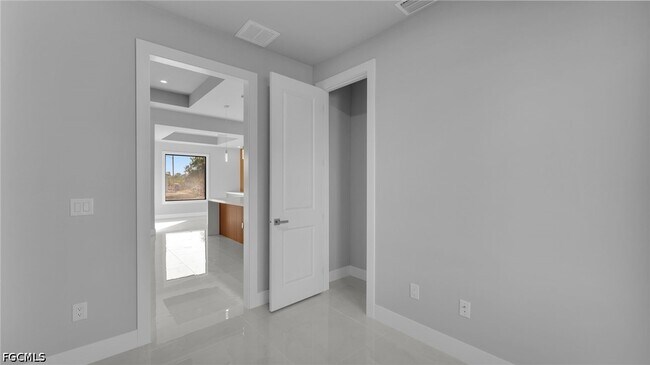 Building Photo - 1306 Beth Ave N
