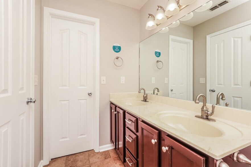 Building Photo - 1738 Cason Trail