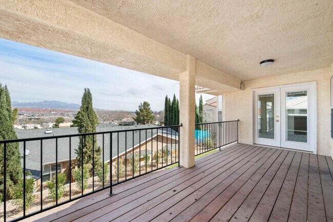 Building Photo - 4 Bedroom Retreat Overlooking Snow Canyon ...