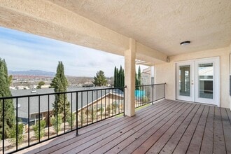 Building Photo - 4 Bedroom Retreat Overlooking Snow Canyon ...