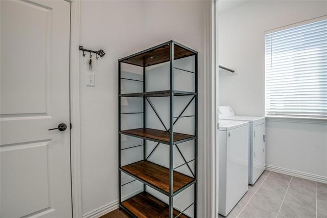 Building Photo - 2408 Elm Pl