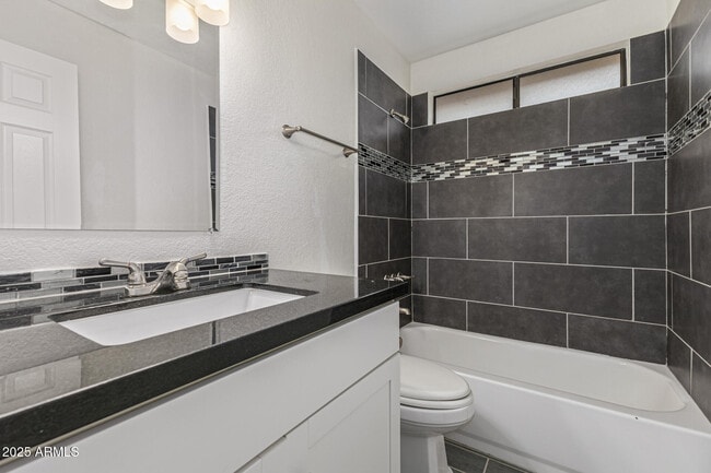 Building Photo - 6605 N 48th Ave