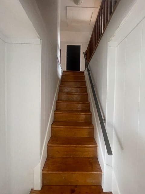 Building Photo - 353 Laurel St