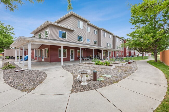 Building Photo - Central Court Village
