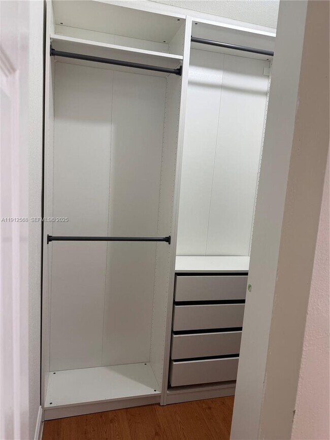 Building Photo - 3745 NE 171 St