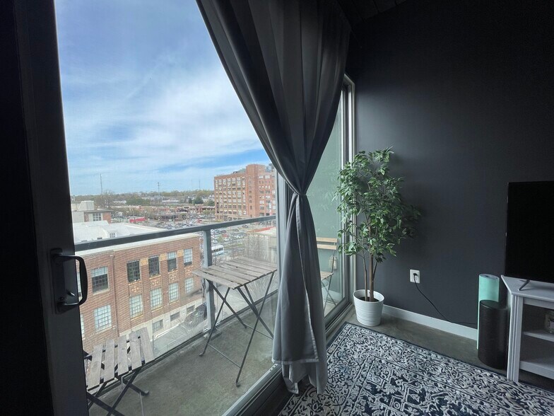 Building Photo - 620 Glen Iris Dr NE