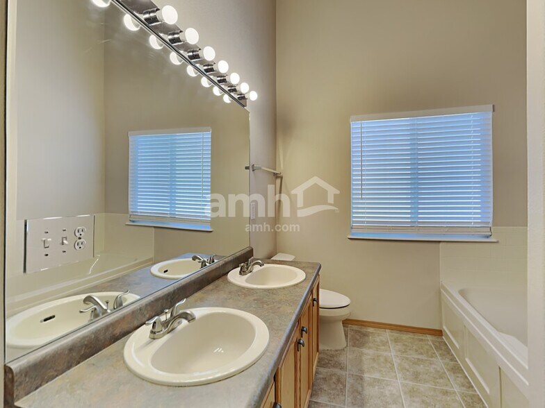 Building Photo - 7606 Cholla Ct