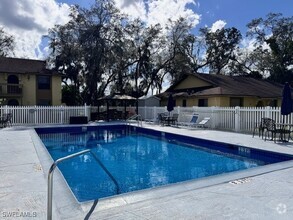 Building Photo - 2127 Golfside Village Dr