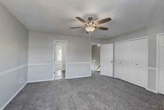 Building Photo - "Charming Duplex Retreat on Inca Street – Spacious 3-Bedroom Haven with 2.5 Baths in Englewood!"
