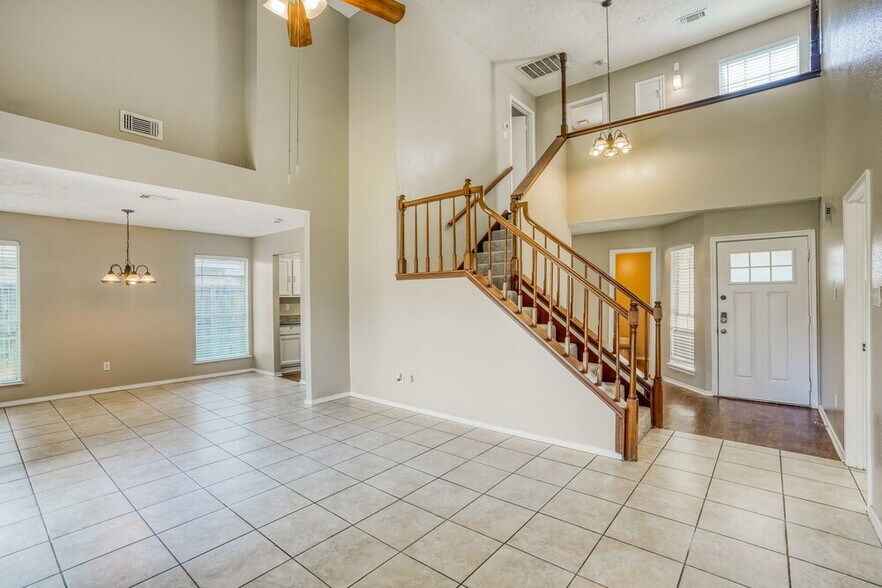 Building Photo - 20110 River Brook Dr