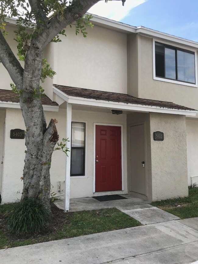 Building Photo - 5402 Bayside Dr