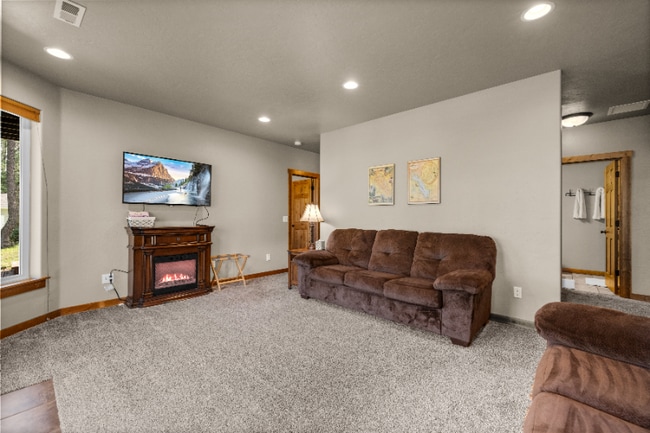 Building Photo - 254 Goat Trail