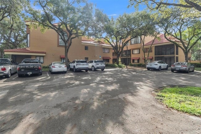 Building Photo - 15405 Miami Lakeway N