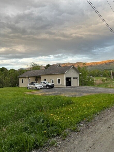 Building Photo - 80 Keltan Hts